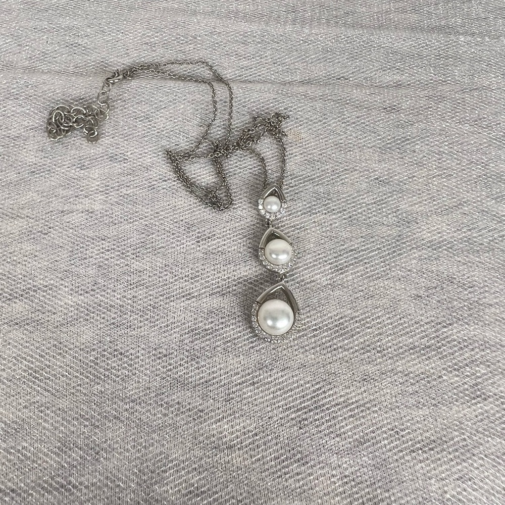 Montana Silversmiths Silver Triple Pearl Necklace